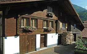 Hostel Chalet Stoeckli Mit Etagendusche